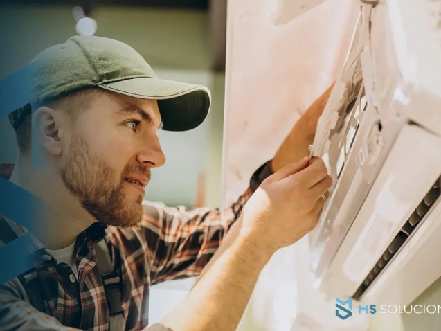 Aire acondicionado instalado en sala moderna de hogar en Guadalajara